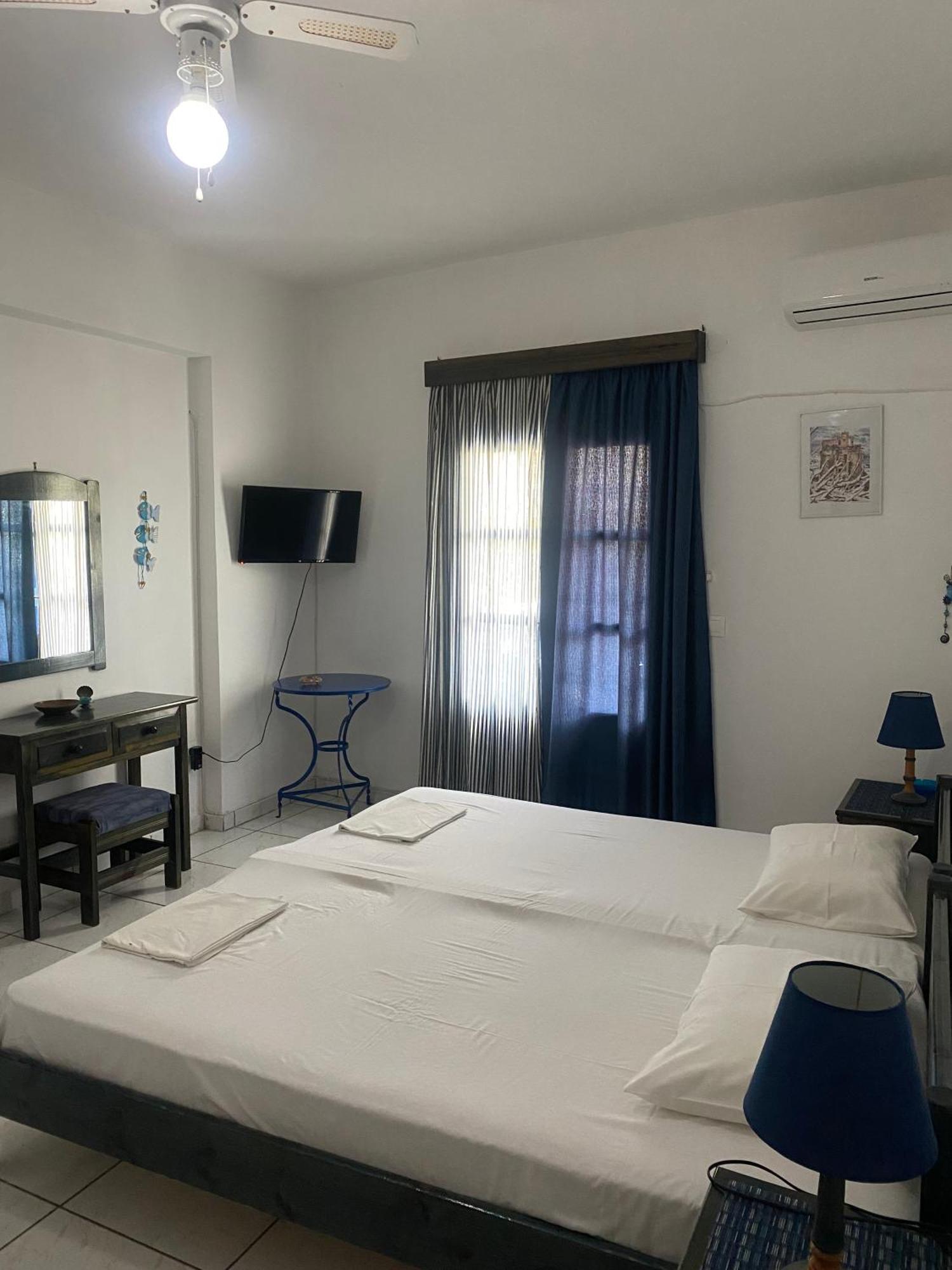 Vrahos Rooms - Studios Alopronia Exterior photo