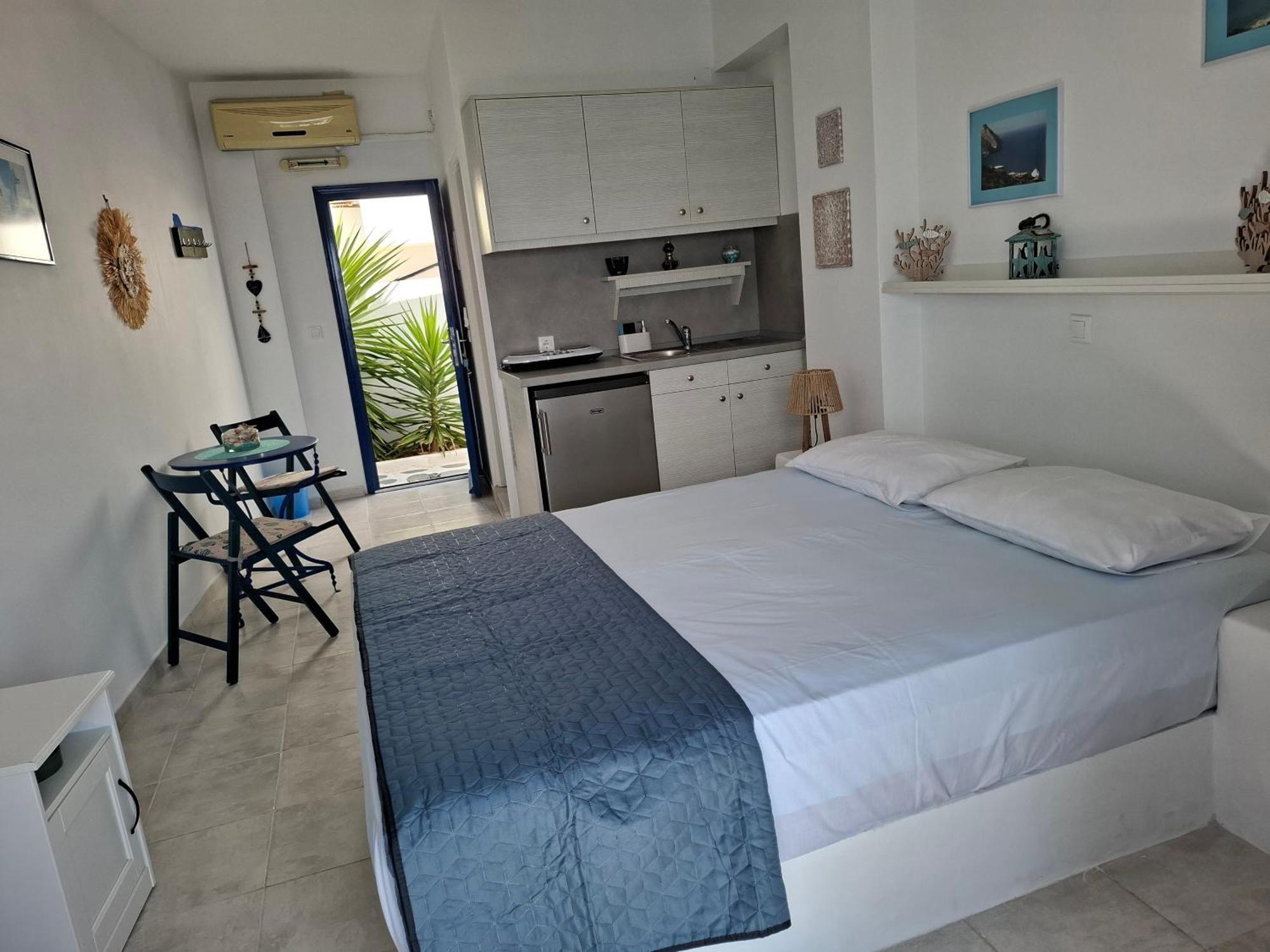 Vrahos Rooms - Studios Alopronia Exterior photo